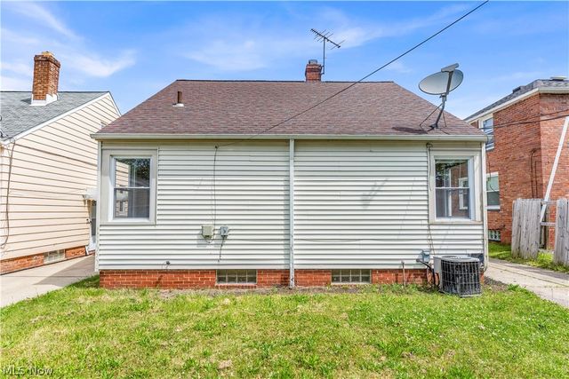 21106 Gardenview Drive, Maple Heights, OH 44137