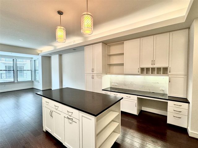 2303 Mid Ln Lane 318, Houston, TX 77027