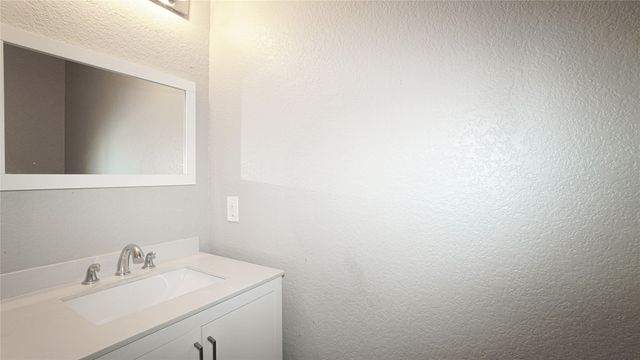 4006 Collin Court, Heartland, TX 75126