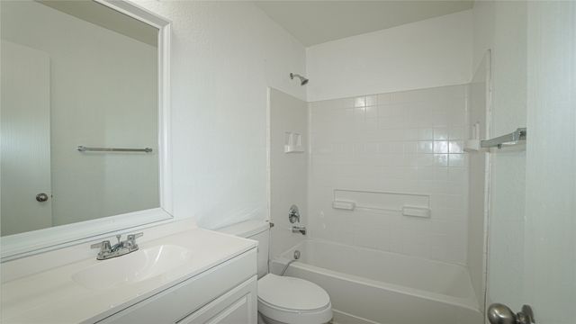 4006 Collin Court, Heartland, TX 75126