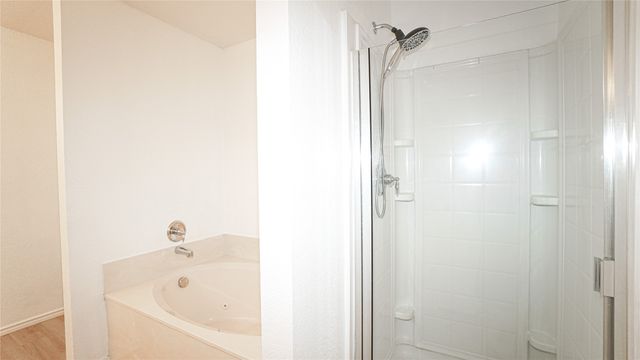 4006 Collin Court, Heartland, TX 75126