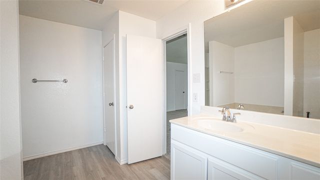4006 Collin Court, Heartland, TX 75126