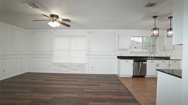 4006 Collin Court, Heartland, TX 75126