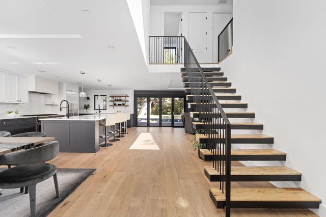 302 Buckeye TRL, West Lake Hills, TX 78746