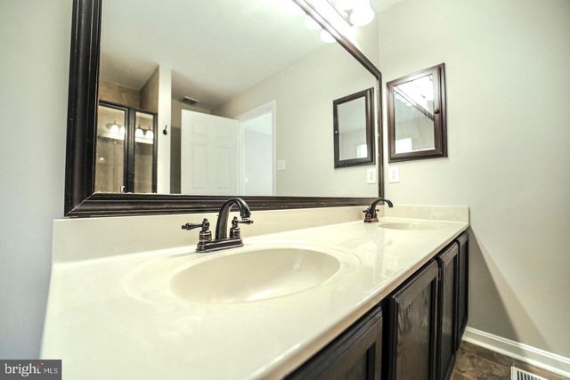 5702 CAMBRIDGE DR, Fredericksburg, VA 22407
