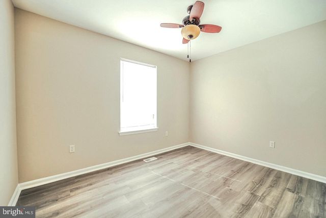 5702 CAMBRIDGE DR, Fredericksburg, VA 22407