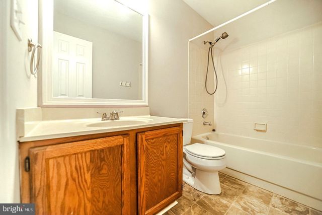 5702 CAMBRIDGE DR, Fredericksburg, VA 22407