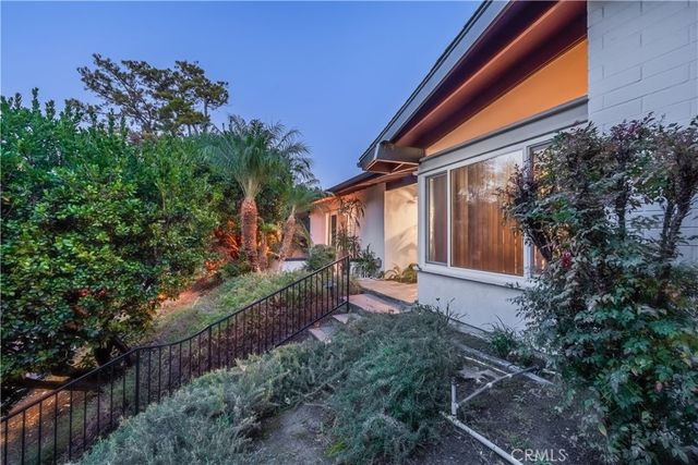 13132 Barrett Hill, Santa Ana, CA 92705