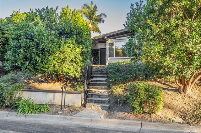 13132 Barrett Hill, Santa Ana, CA 92705