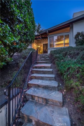 13132 Barrett Hill, Santa Ana, CA 92705