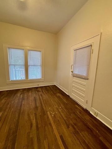 210 E Phillips Street, Conroe, TX 77301