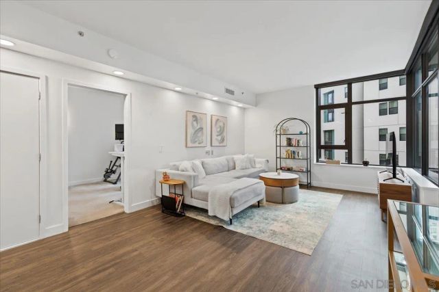 1441 9th Ave 402, San Diego, CA 92101