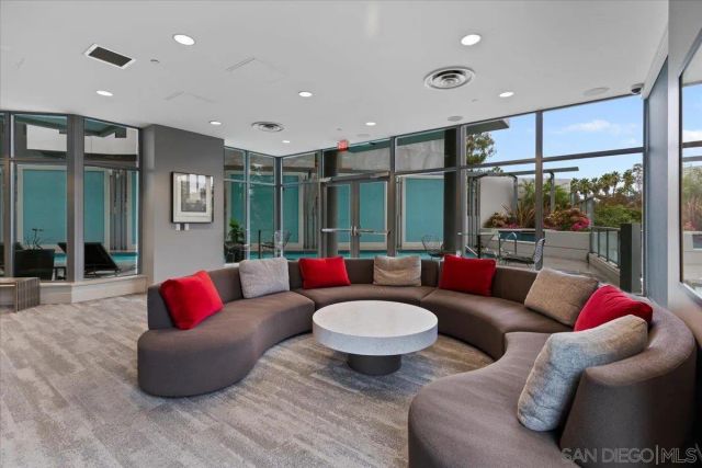 1441 9th Ave 402, San Diego, CA 92101