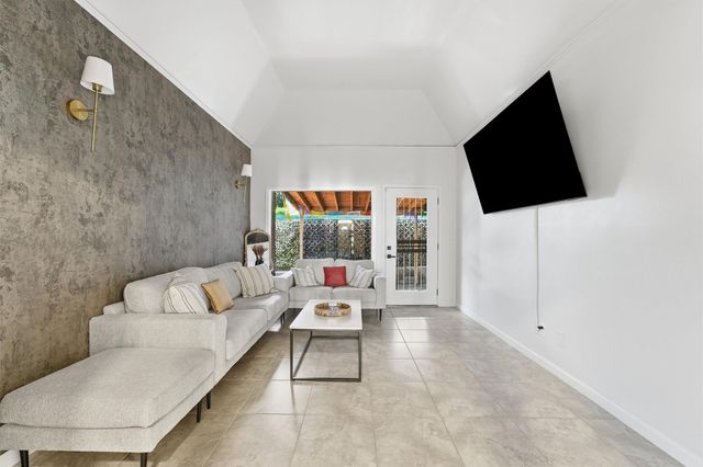 8510 Mayside Lane, Houston, TX 77040