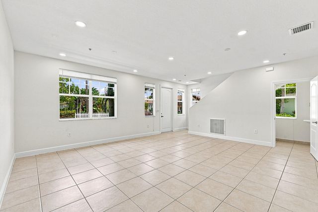 219 N L Street 100, Lake Worth Beach, FL 33460