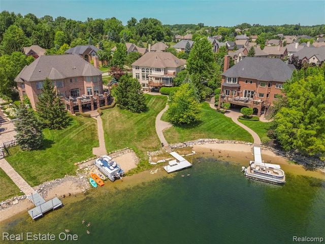 18218 Clairmont Circle, Northville, MI 48168