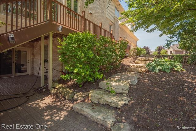 18218 Clairmont Circle, Northville, MI 48168