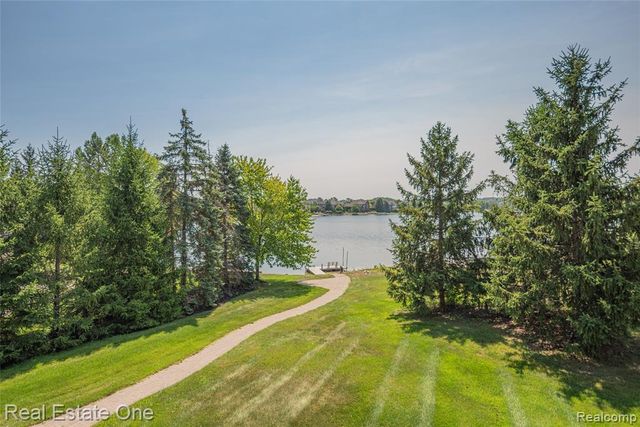 18218 Clairmont Circle, Northville, MI 48168