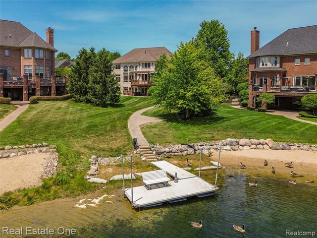 18218 Clairmont Circle, Northville, MI 48168
