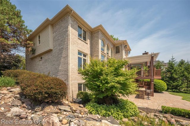 18218 Clairmont Circle, Northville, MI 48168
