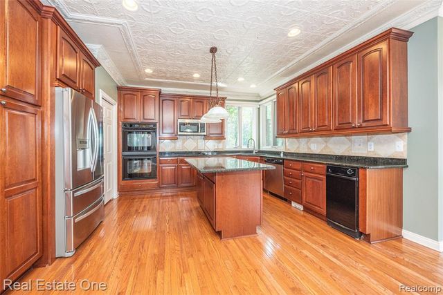 18218 Clairmont Circle, Northville, MI 48168