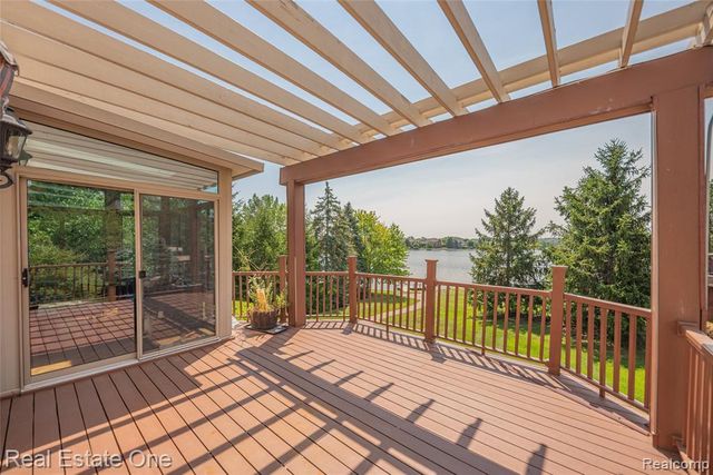 18218 Clairmont Circle, Northville, MI 48168