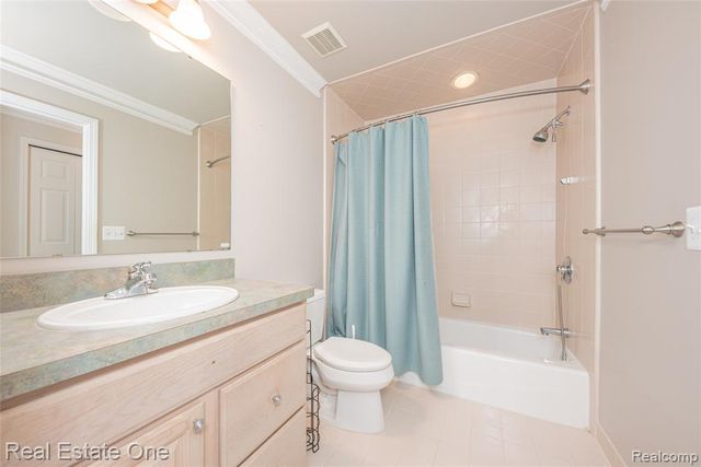 18218 Clairmont Circle, Northville, MI 48168