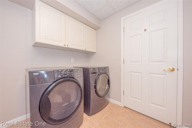 18218 Clairmont Circle, Northville, MI 48168
