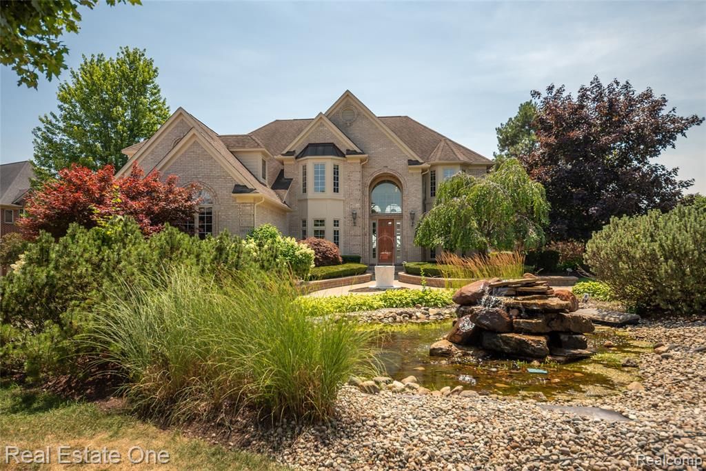 18218 Clairmont Circle, Northville, MI 48168