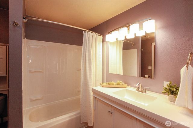 110 SW 325th Place, Federal Way, WA 98003