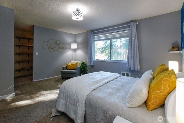 110 SW 325th Place, Federal Way, WA 98003