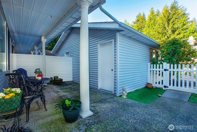 110 SW 325th Place, Federal Way, WA 98003