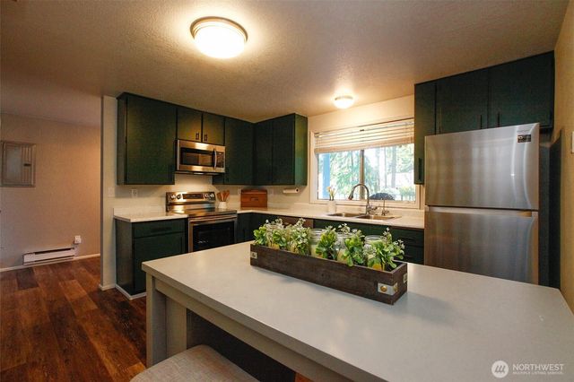 110 SW 325th Place, Federal Way, WA 98003