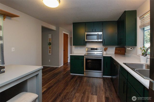 110 SW 325th Place, Federal Way, WA 98003