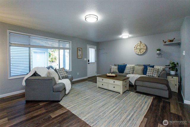 110 SW 325th Place, Federal Way, WA 98003