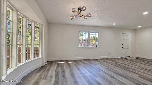 3608 Goldsmith Ln, Louisville, KY 40220