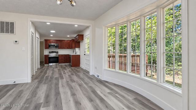 3608 Goldsmith Ln, Louisville, KY 40220