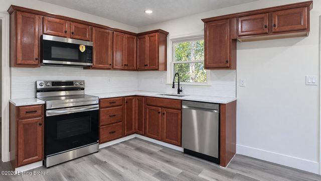 3608 Goldsmith Ln, Louisville, KY 40220