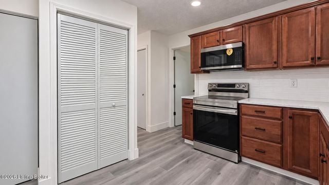3608 Goldsmith Ln, Louisville, KY 40220