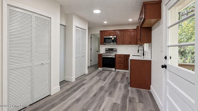 3608 Goldsmith Ln, Louisville, KY 40220