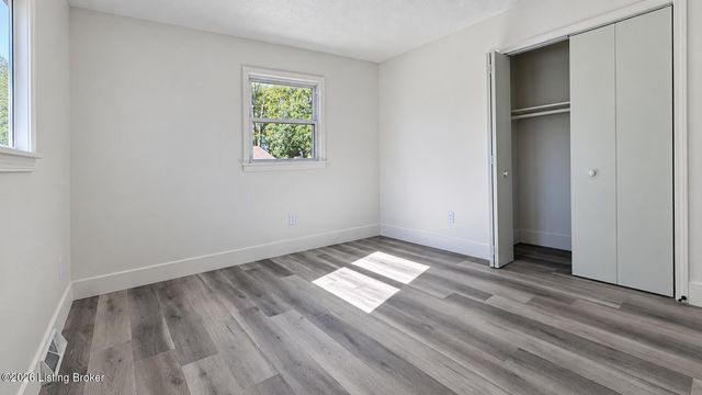 3608 Goldsmith Ln, Louisville, KY 40220
