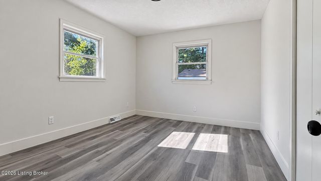 3608 Goldsmith Ln, Louisville, KY 40220