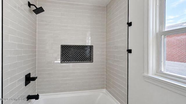 3608 Goldsmith Ln, Louisville, KY 40220