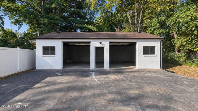 3608 Goldsmith Ln, Louisville, KY 40220