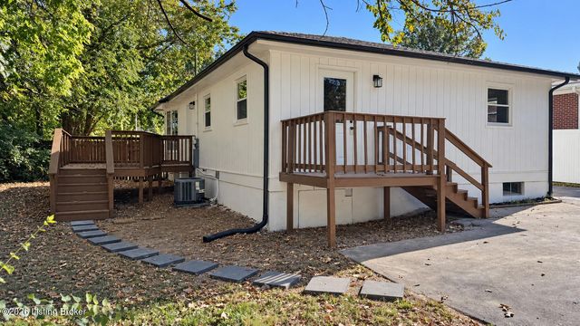 3608 Goldsmith Ln, Louisville, KY 40220