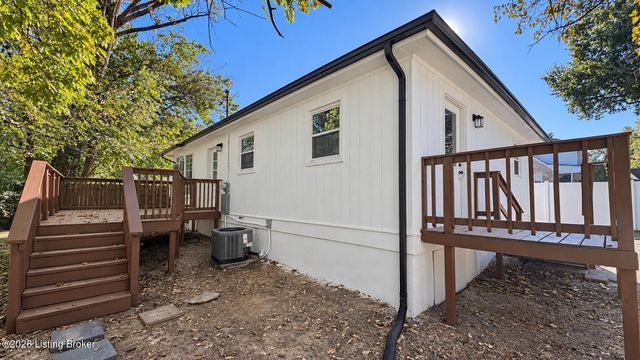 3608 Goldsmith Ln, Louisville, KY 40220