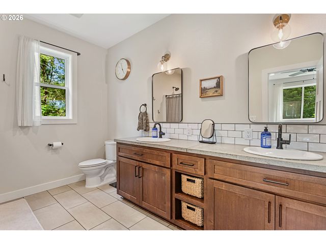 24315 Ne DOLE VALLEY Rd, Yacolt, WA 98675
