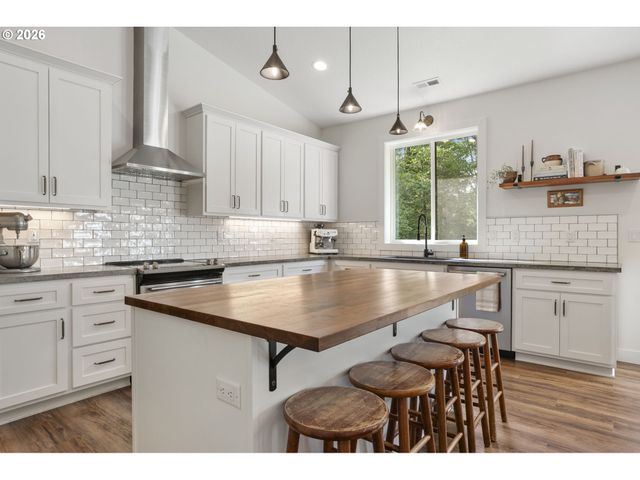 24315 Ne DOLE VALLEY Rd, Yacolt, WA 98675