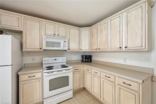 514 Walnut Crossing Drive, Whitsett, NC 27377