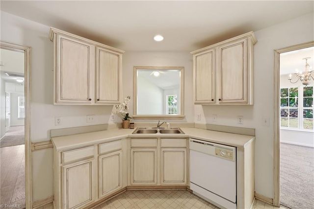 514 Walnut Crossing Drive, Whitsett, NC 27377